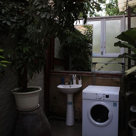 Bed and Breakfast The First Ba Trieu Ha Noi Hanoi Esterno foto