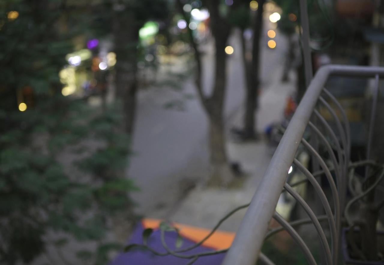 Bed and Breakfast The First Ba Trieu Ha Noi Hanoi Esterno foto